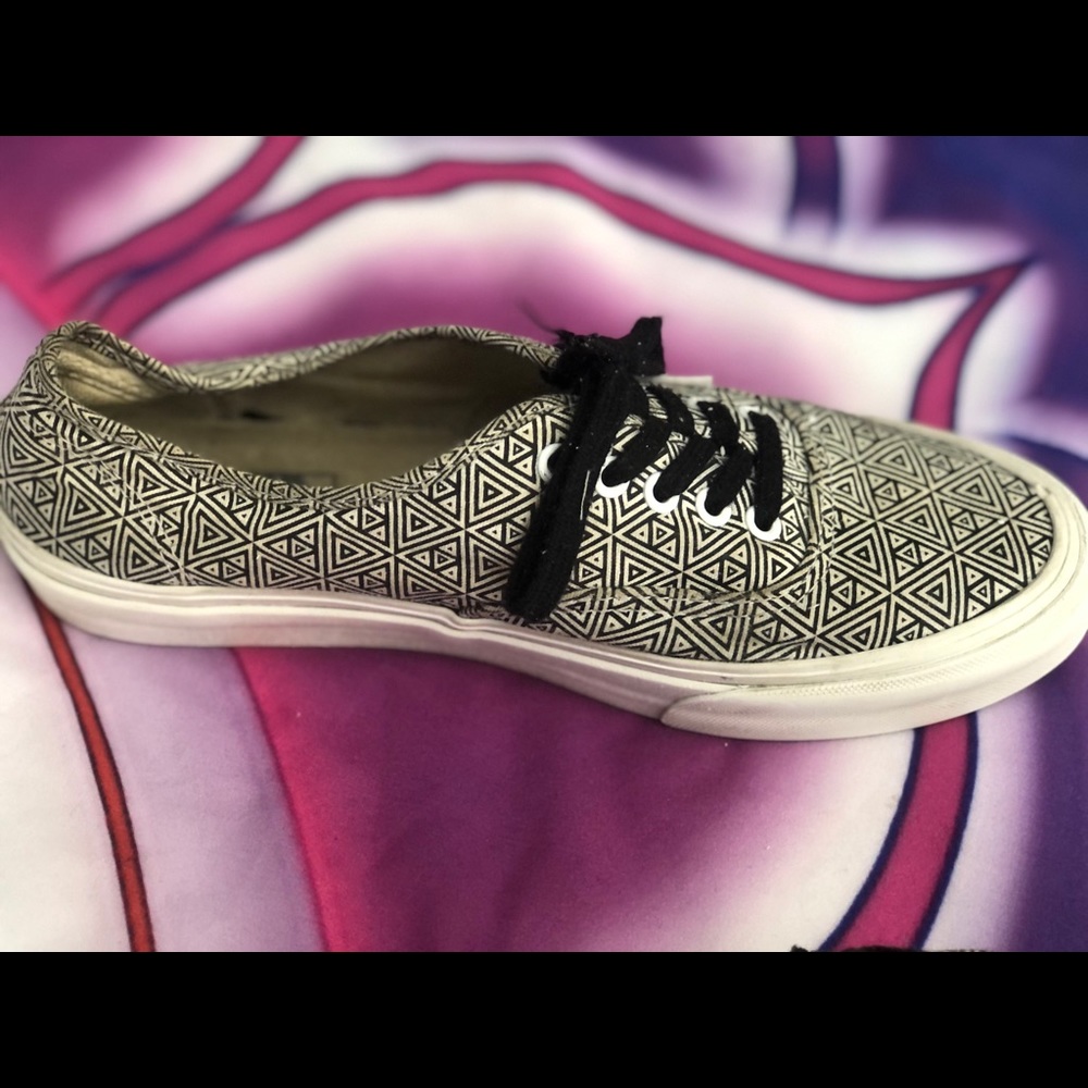 Vans - Picture 5 of 6